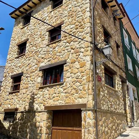 Tatil Evi Casa Entre El Mar Y La Montana Caravia