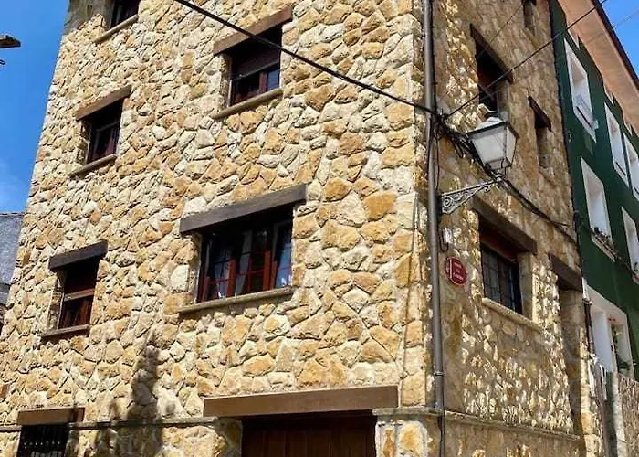 בית נופש Casa Entre El Mar Y La Montana קרוויה